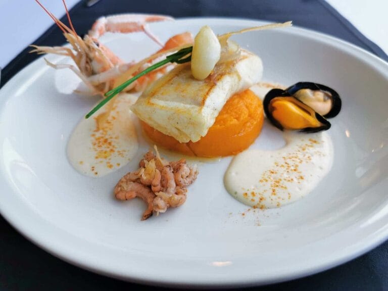 Filetto di halibut, purè di patate dolci, crema alle spezie delicate